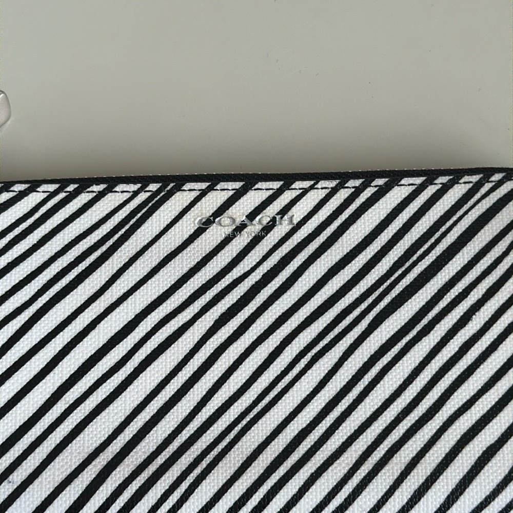 Coach Wallet - Picture 2 of 6